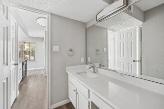 Building Photo - 2300 Old Spanish Trl