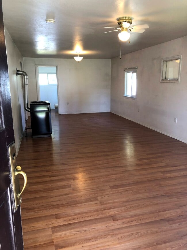 Building Photo - 711 E Princeton Ave