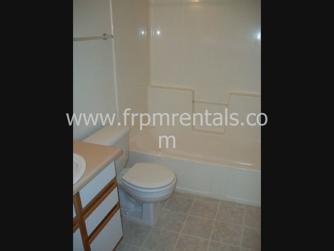 Building Photo - 3116 N Esquire Dr