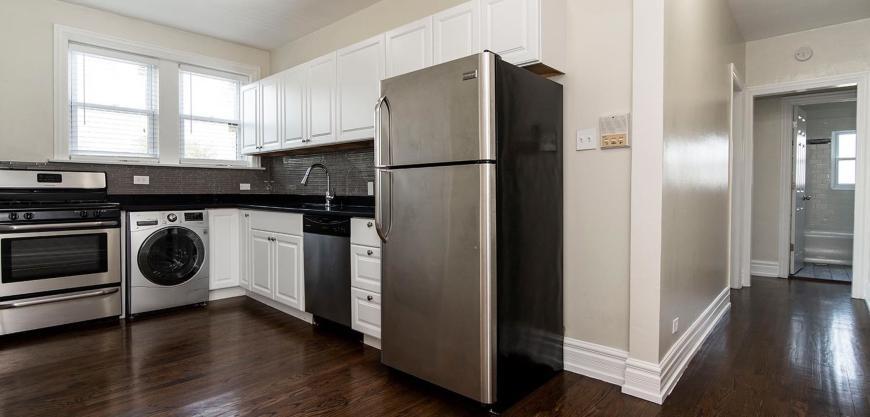 Foto principal - 2 bedroom in Chicago IL 60613
