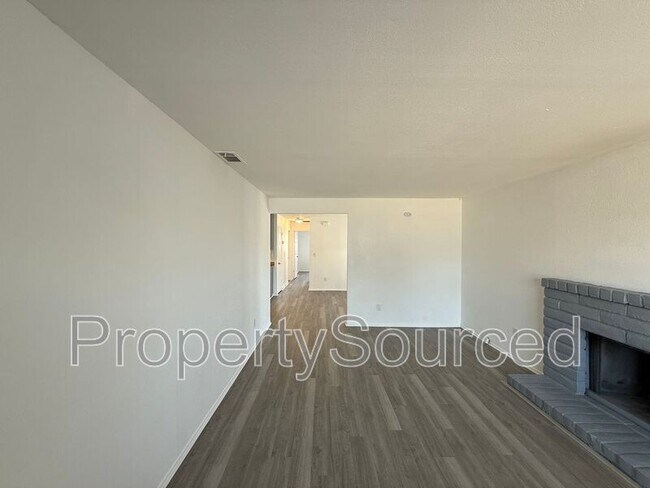 Foto del edificio - 1944 Hickock Ct