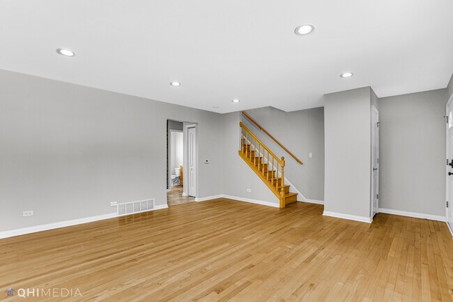 Building Photo - 313 Cherry Valley Rd