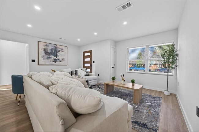 Foto del edificio - 6621 Jason St