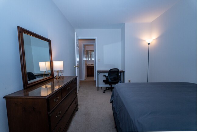 Building Photo - 5 Jimal Dr