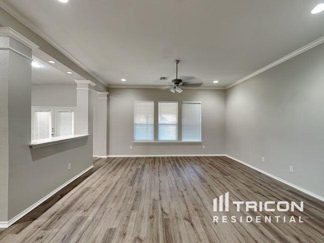 Building Photo - 630 Azalea Dr
