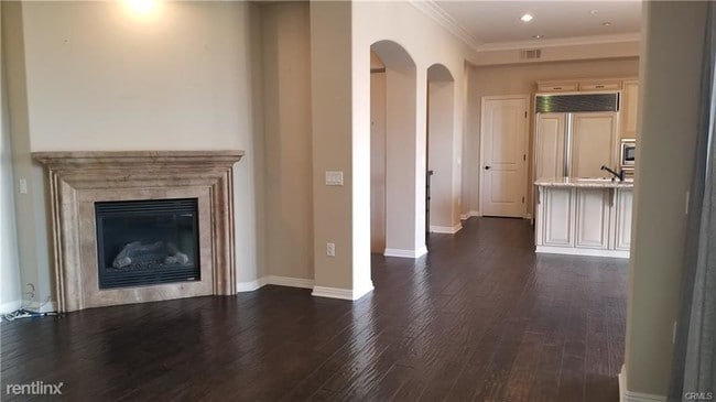 Building Photo - 2 br, 3 bath House - 401 Bernard St Unit 406