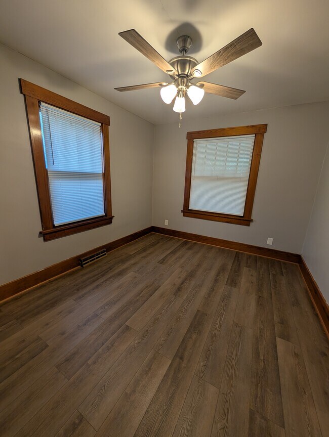 Building Photo - 2215 SW Hazelton Ct