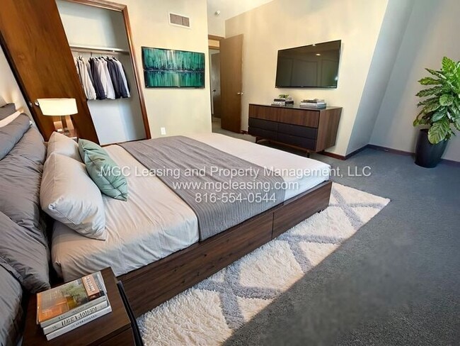 Foto del edificio - Welcome to Millwood Townhomes — Freshly Updated and ready for you to call home!