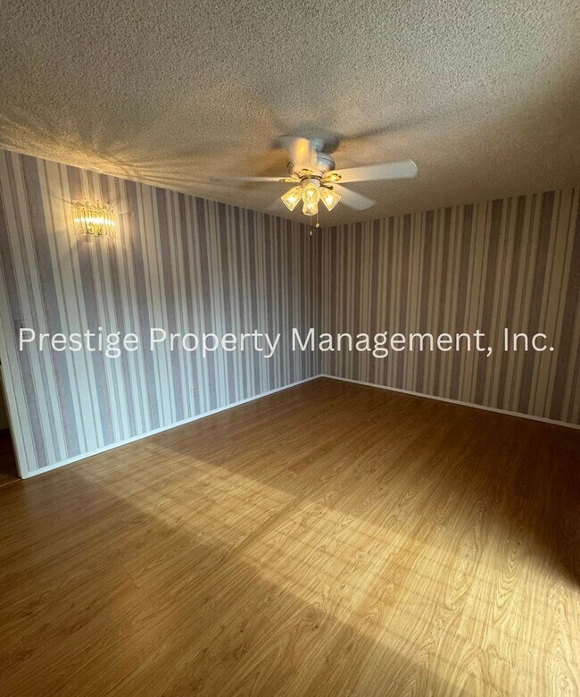 Foto del edificio - This 3/2 East Side Home Has It All AND more!