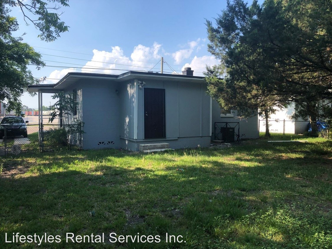 Primary Photo - 3 br, 1 bath House - 3109 W 45th St