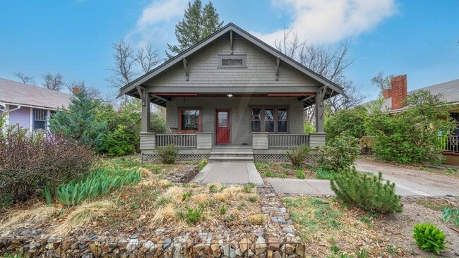 Building Photo - Craftsman Bungalow In Patty Jewett Neighborhood