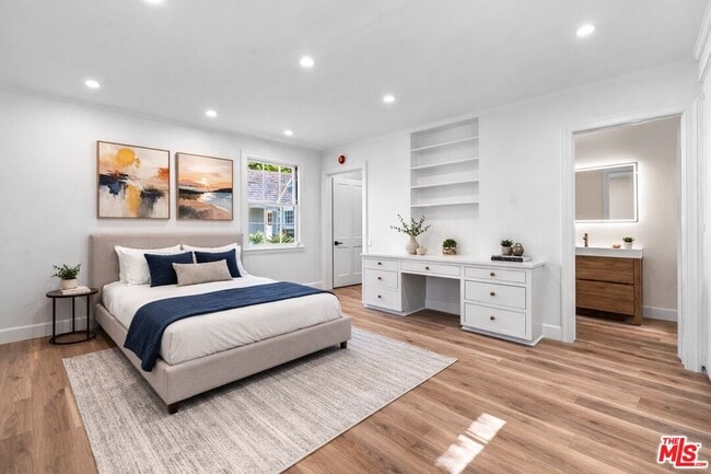 Building Photo - 926 N Alpine Dr