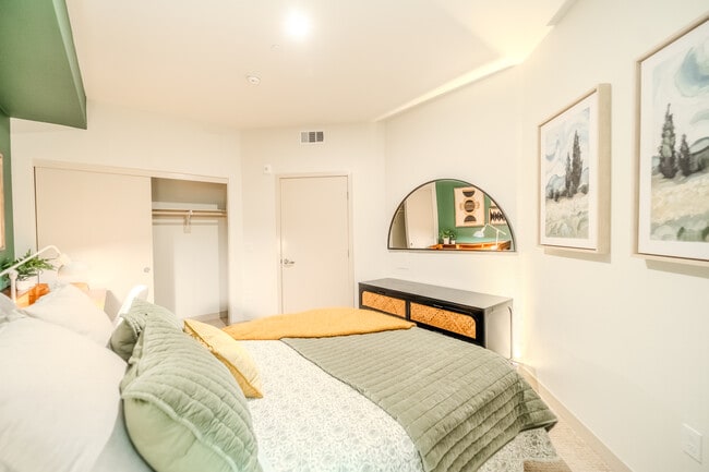 Building Photo - Bolsa Row Apartments