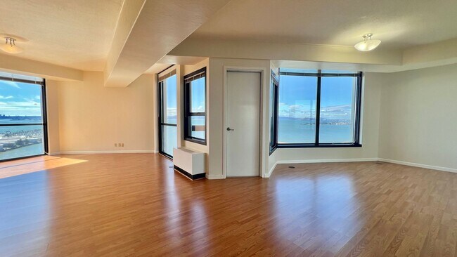 Foto del edificio - High Rise Living at its Best in Emeryville...