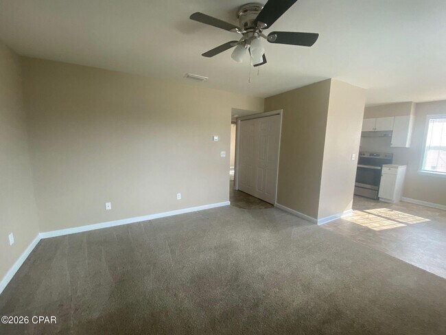 Foto del edificio - 6415 Winona St