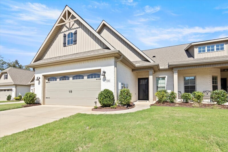 Primary Photo - 706 Spritz Dr SW