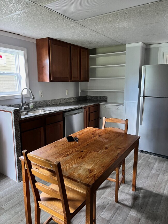 Building Photo - 408 Hillview Pl