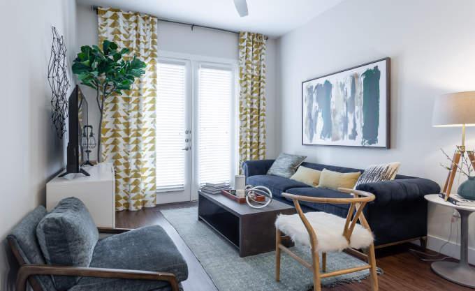 Foto principal - 3 bedroom in Dallas TX 75229
