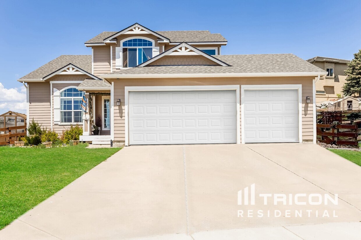 Foto principal - 15681 James Gate Pl