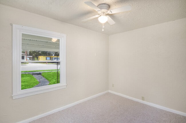 Building Photo - Completely Renovated 3 Bedroom.