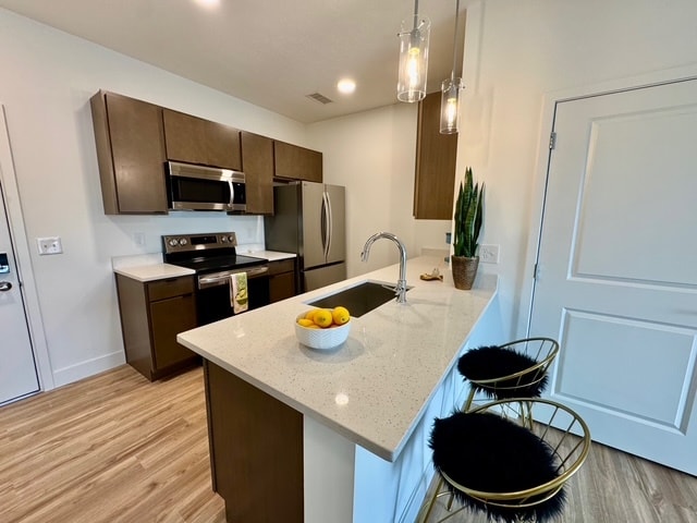 Standback Bar-top - The Oasis Apartments