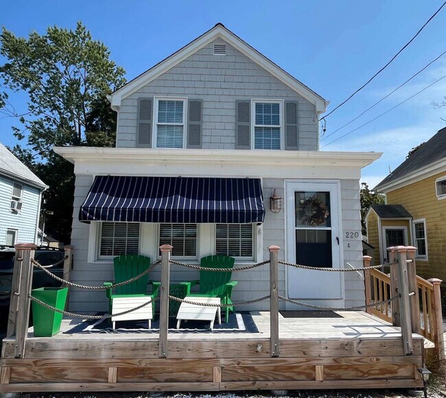 Foto del edificio - 220 Narragansett Ave
