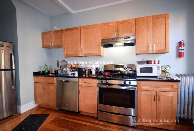Foto del edificio - 48 Englewood Ave