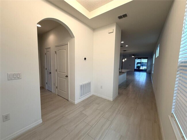 Building Photo - 16856 Oakboro St