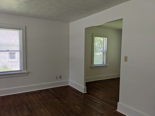 Building Photo - FALL 2025 AVAILABILITY!!!  1-Bedroom house...
