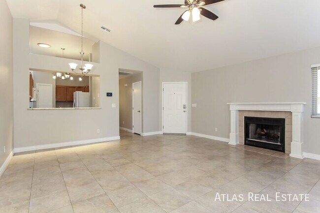 Foto del edificio - 1365 N Culpepper Ave