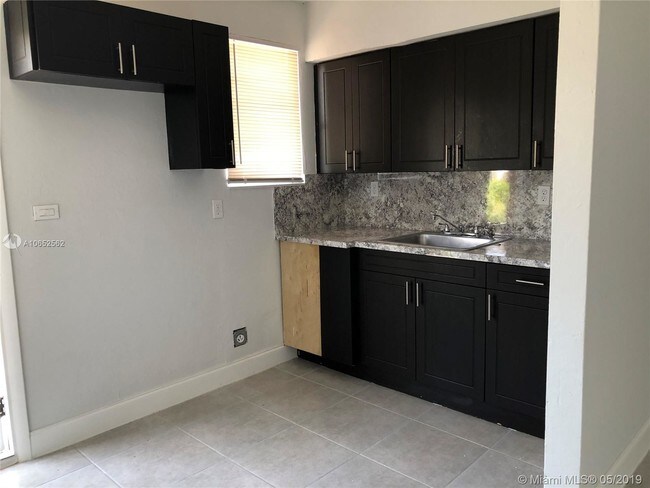 Foto del edificio - 1236 NW 45th St