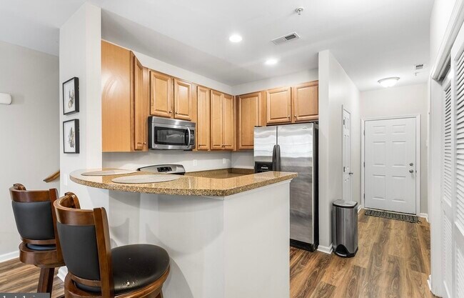 Foto del edificio - 834A S Warren St