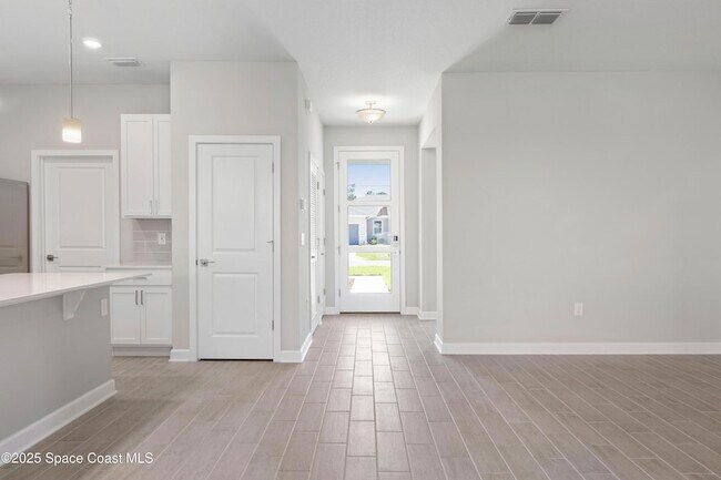 Foto del edificio - 570 Town Rd SW