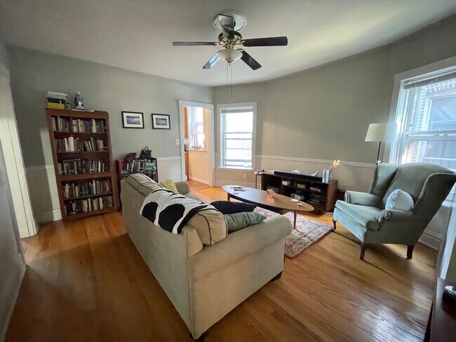 Foto del edificio - 6515 N Greenview Ave