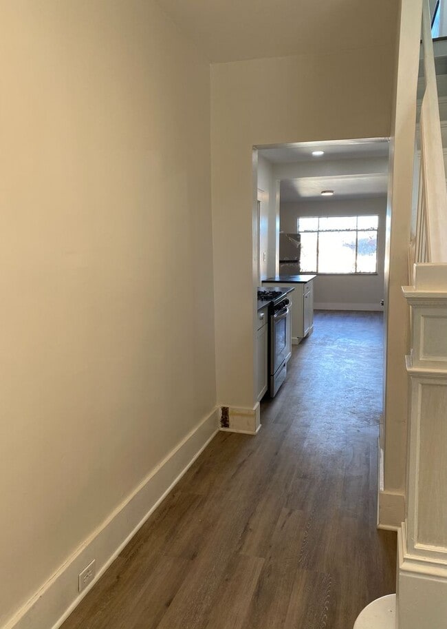Building Photo - NEWLY RENOVATED 3 BEDROOM + OFFICE IN THE ...