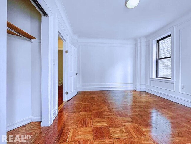 Foto del edificio - 55 W 55th St