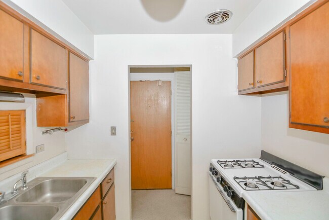 Foto del edificio - 660 W Wrightwood Ave
