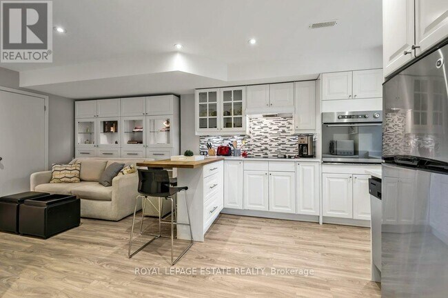 Building Photo - 17 Birdsall Ave