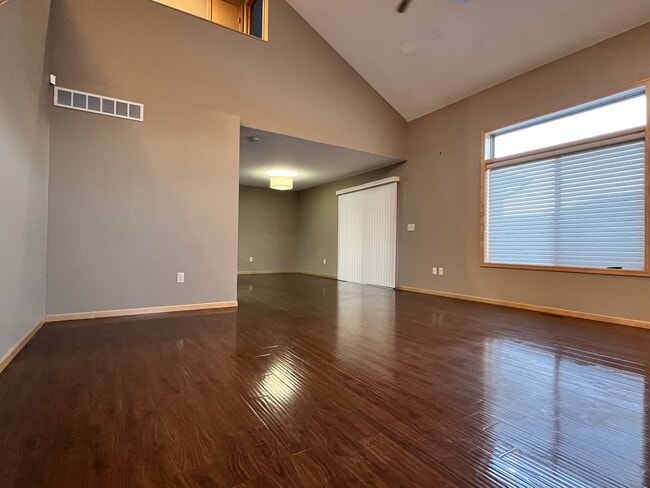 Building Photo - 1765 Sara Ct