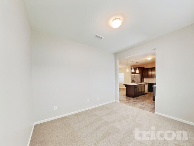 Foto del edificio - 635 Spencer Ln