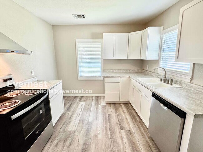 Foto del edificio - 619 H St NW