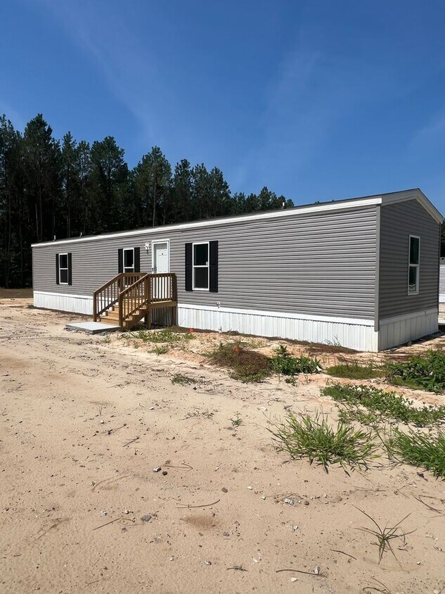 Foto principal - New! Move In Ready & Close to Downtown Aynor!
