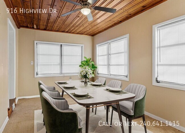 Foto del edificio - 916 Highview Dr