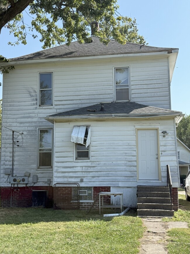 Building Photo - 1235 N Union St