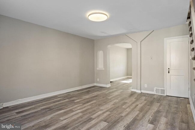 Building Photo - 1130 S Merrimac Rd
