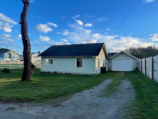 Garage side view - 990 Meyers Rd