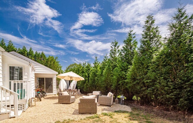 Foto del edificio - 15 Indian Hill Rd