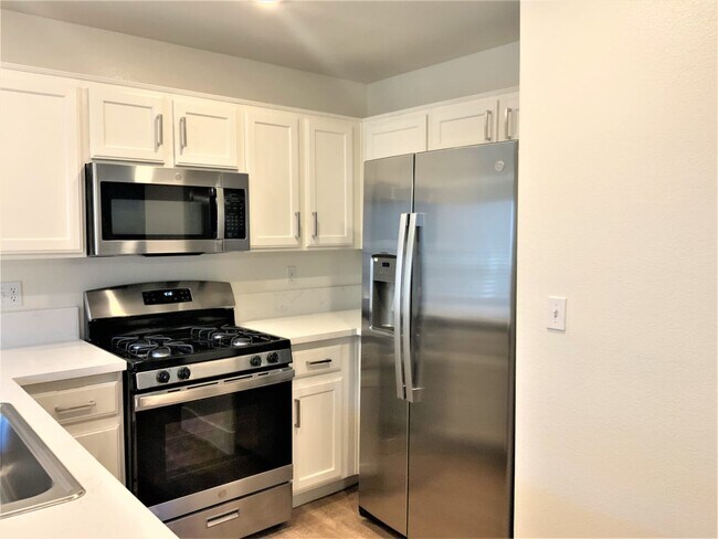 Building Photo - 539 Eresma St