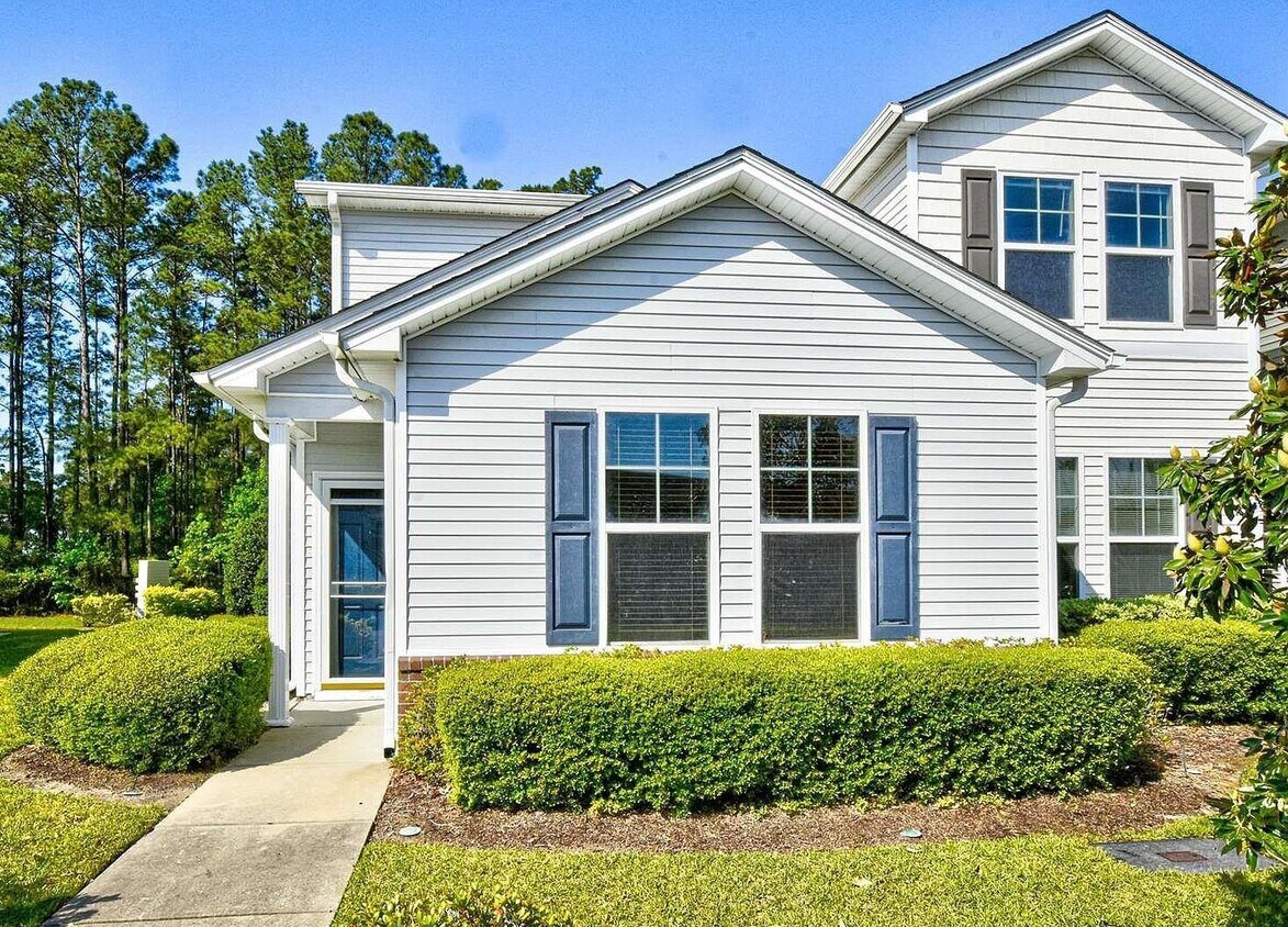 339 Castle Dr, Myrtle Beach, SC 29579 Townhome Rentals in Myrtle