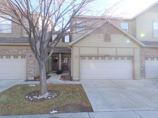 Impressive Remodeled 2 Bed 2 Bath Townhome - Impressive Remodeled 2 Bed 2 Bath Townhome